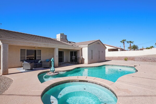 Outdoor pool, a heated pool