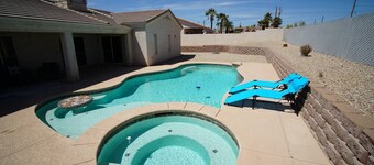 Spacious comfortable Havasu home comfortably sleeps 8 with heated pool & hot tub