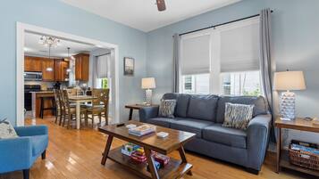 Smart TV, fireplace