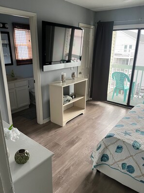 2 bedrooms, WiFi, bed sheets - OCEANFRONT PENTHOUSE- PRIVATE BEACH ACCESS & STUNNING VIEWS – WALK TO BOARDWALK! (Carolina Beach)