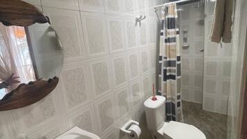 Standard-Doppelzimmer, Meerblick | Badezimmer
