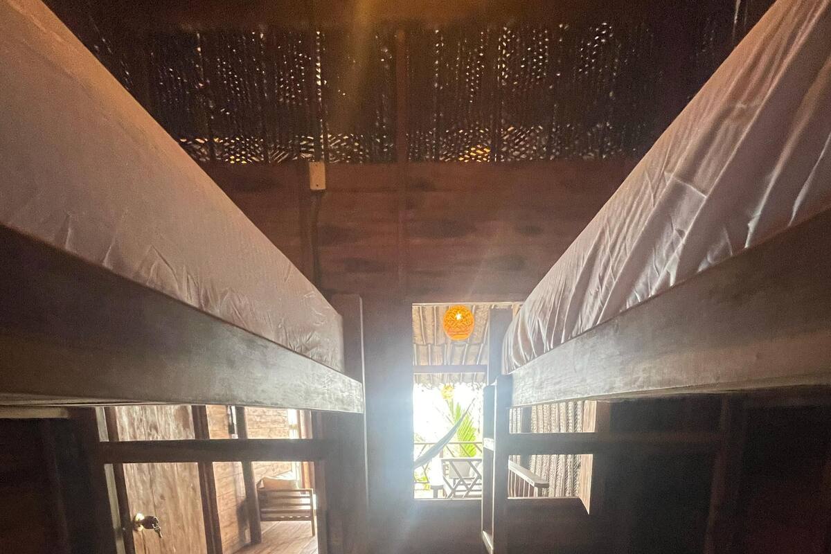 Standard Quadruple Room | WiFi (free), bed sheets