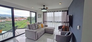 Appartamento Superior, balcone, vista montagna | Area soggiorno
