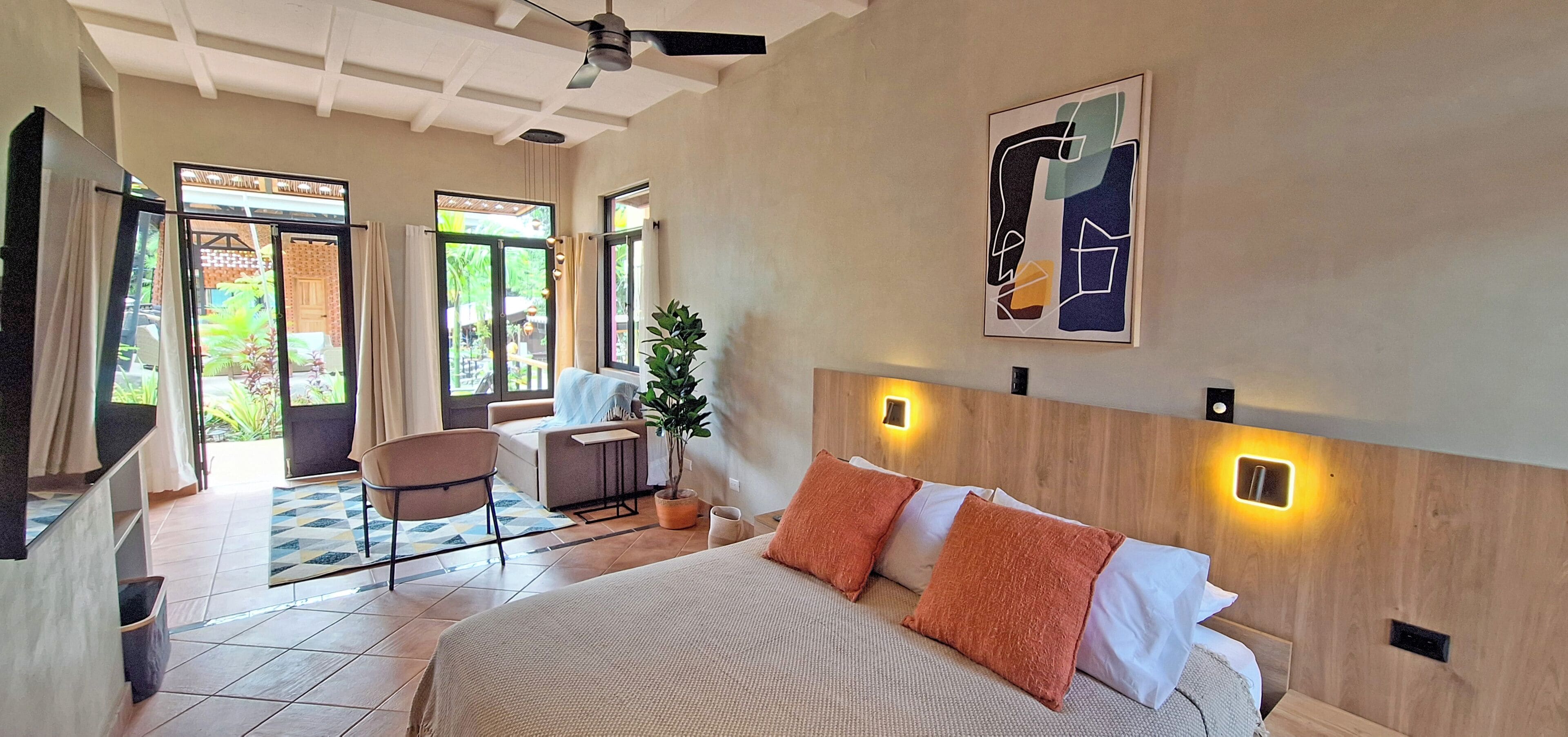 Comfort Studio Suite, Pool View | In-room safe, desk, free WiFi