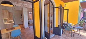 1 bedroom, in-room safe, desk, free WiFi