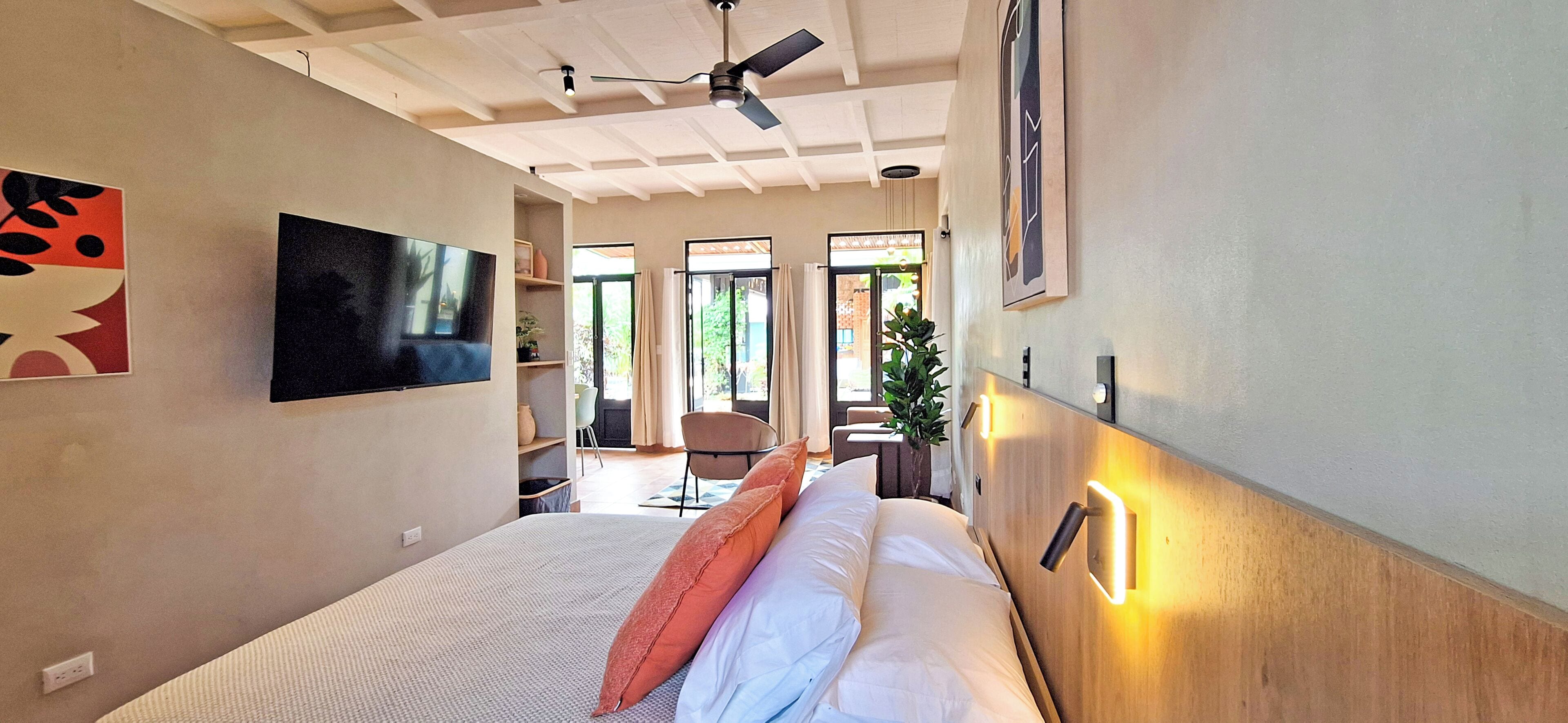 Comfort Studio Suite, Pool View | In-room safe, desk, free WiFi