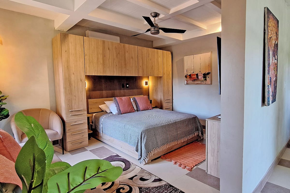 Coffres-forts dans les chambres, bureau, Wi-Fi gratuit