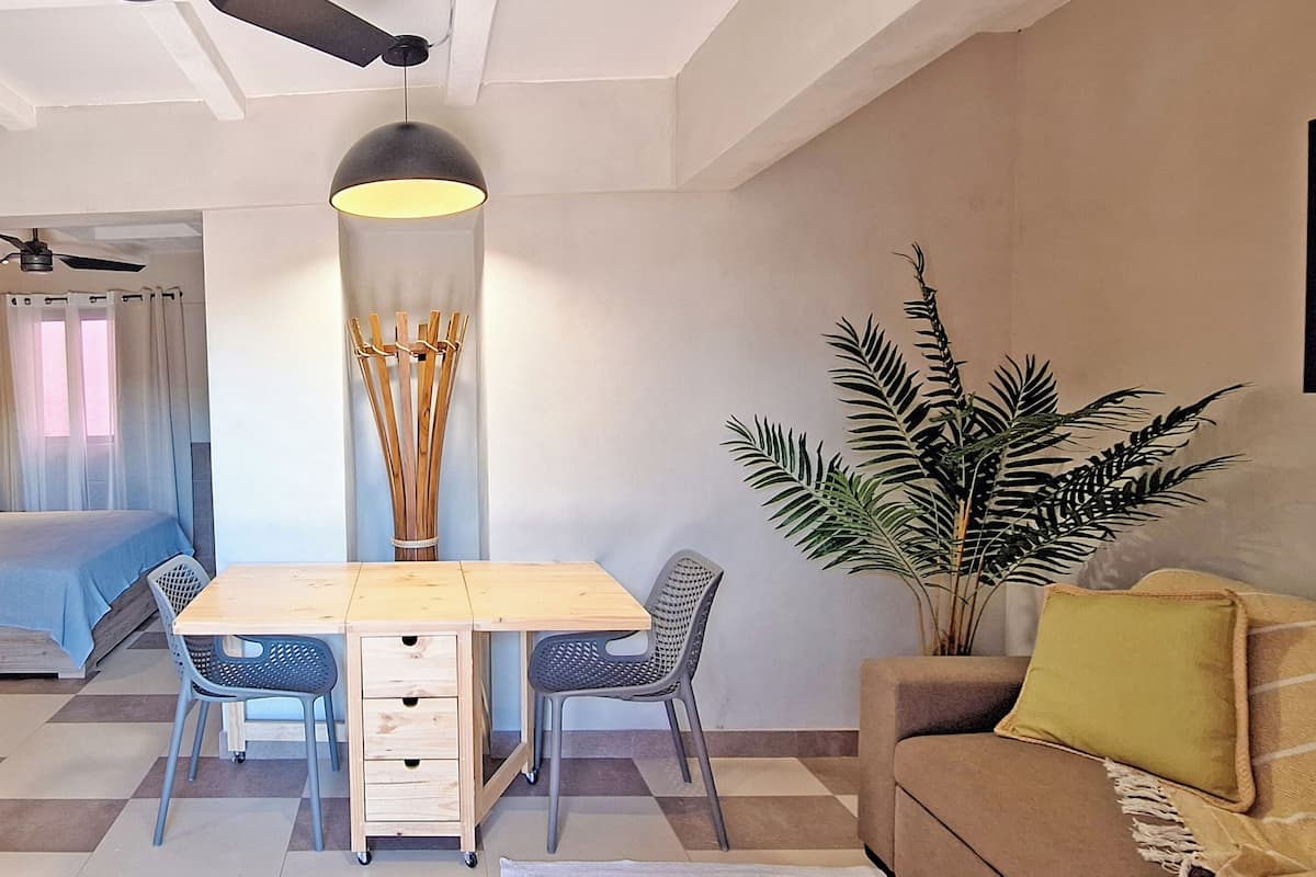 Coffres-forts dans les chambres, bureau, Wi-Fi gratuit