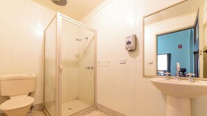 Chambre Double Économique | Salle de bain