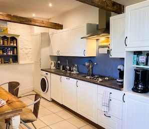 Kühlschrank, Mikrowelle, Geschirrspüler