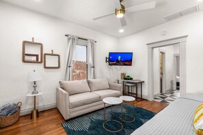 1 chambre, bureau, fer et planche à repasser, Wi-Fi