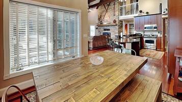 Nhà (4 Bedrooms) | Tiện nghi, dịch vụ nơi lưu trú