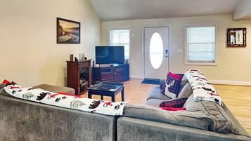 House (2 Bedrooms) | Kemudahan hartanah