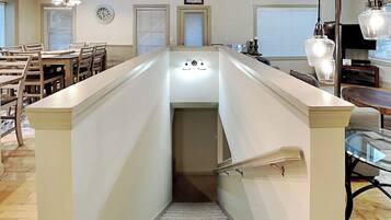 House (5 Bedrooms) | Kemudahan hartanah