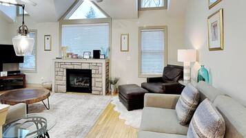 House (5 Bedrooms) | Kemudahan hartanah