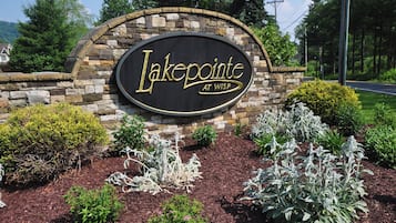 House (5 Bedrooms) | Kemudahan hartanah