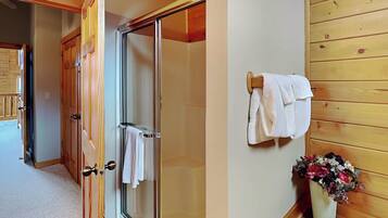 Studio (4 Bedrooms) | Property amenity