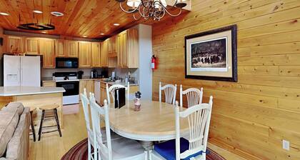 Cedar Shores Villa 10 - Bear Camp