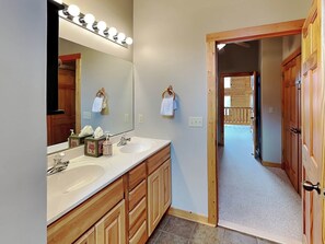 Studio (4 Bedrooms) | Property amenity - Cedar Shores Villa 10 by Taylor Made Deep Creek (McHenry)