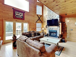 Studio (4 Bedrooms) | Front of property - Cedar Shores Villa 10 by Taylor Made Deep Creek (McHenry)
