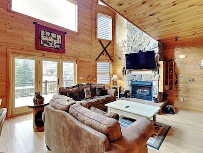 Cedar Shores Villa 10 by Taylor Made Deep Creek