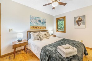 5 chambres, fer et planche à repasser, lit parapluie, Wi-Fi gratuit