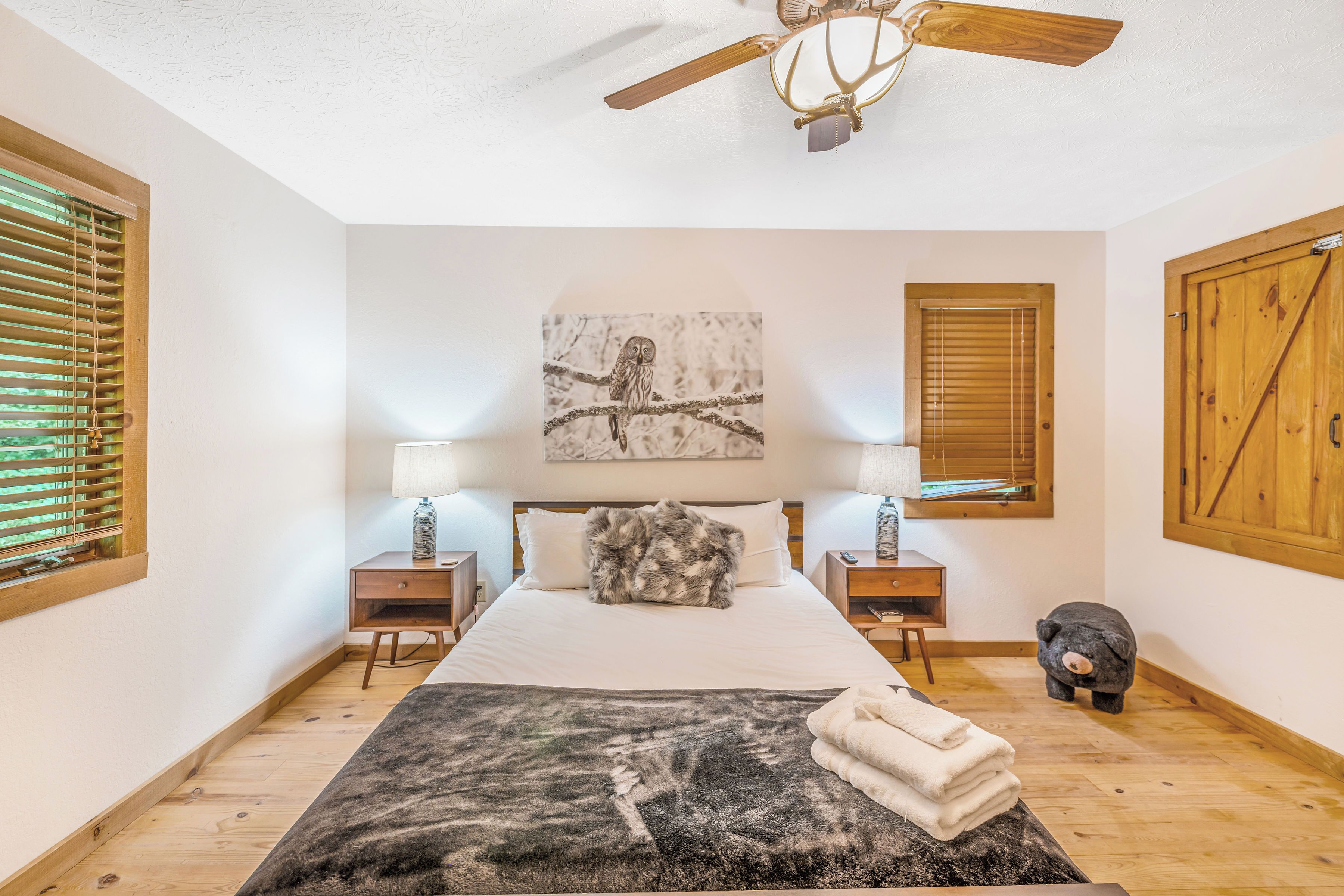 5 habitaciones, tabla de planchar con plancha y cuna de viaje 