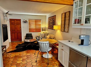 Interior - Rustic charm meets comfort—king bed, AC, patio, walk 5 mins Canyon Rd, and Plaza (Santa Fe)