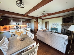 Interior - ✨High elevation+ majestic views+2 Pools +2 Hot Tub+Boone+Gated Resort✨ (Boone)