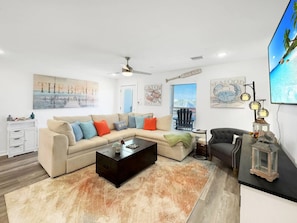 TV, books - Mexico Beach/Gulf Front/Steps to the Beach (Port St. Joe)