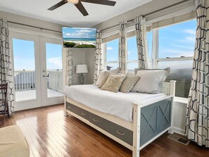 3 bedrooms, iron/ironing board, WiFi, bed sheets - DuneFine Cape San Blas Sleeps 10 & Dog Friendly Private Pool (Cape San Blas)