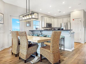 Dining - DuneFine Cape San Blas Sleeps 10 & Dog Friendly Private Pool (Cape San Blas)