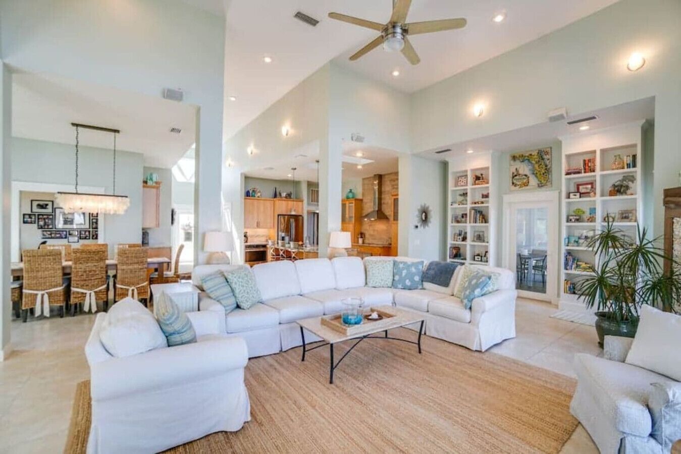 Televisión, mesa de ping pong, libros