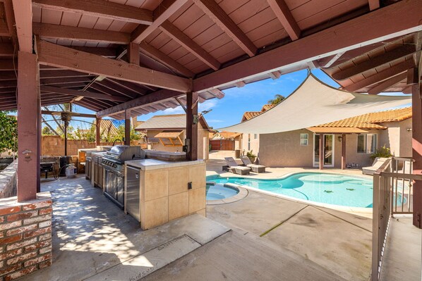 Terrace/patio - Resort-Style 5BR + Pool + Sleeps 13 + Pet-Friendly (Hemet)