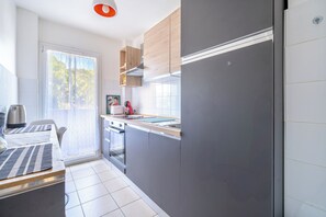 Fridge, oven, dishwasher, toaster