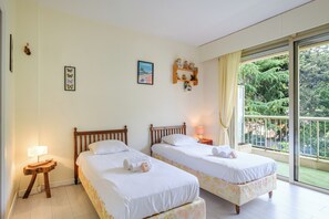2 chambres, fer et planche à repasser, Wi-Fi, draps fournis