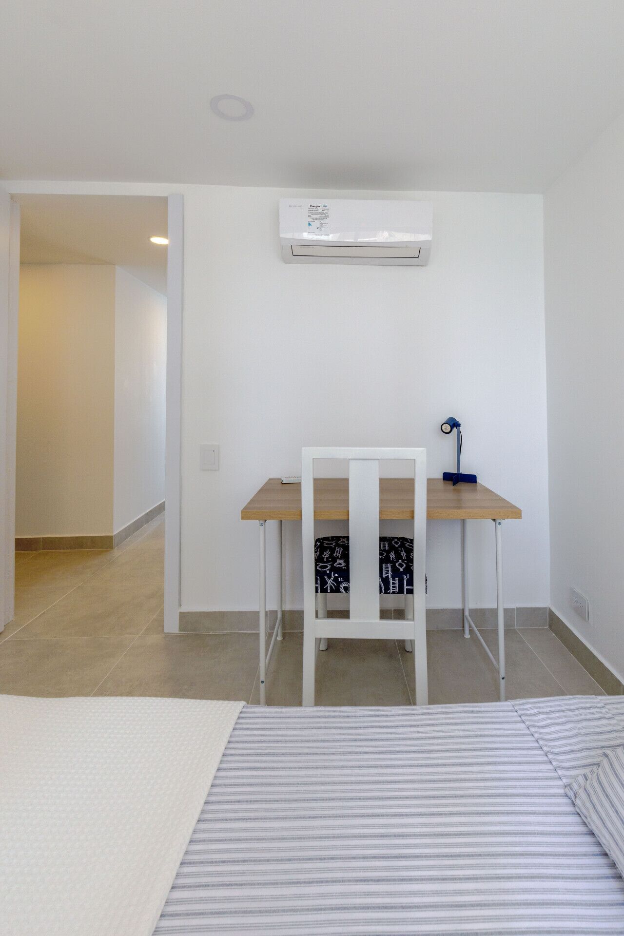 3 dormitorios, escritorio, tabla de planchar con plancha y wifi