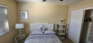 3 chambres, fer et planche à repasser, Wi-Fi, draps fournis