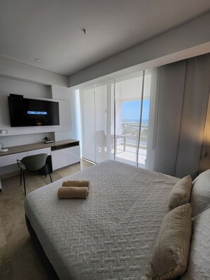 1 bedroom, desk, iron/ironing board, WiFi