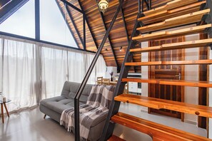 Deluxe Chalet, 2 Queen Beds, Jetted Tub, Lake View | Living area - VILLA ESTORIL (Campina Grande Do Sul)