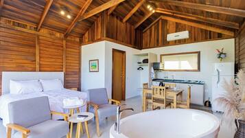 Comfort Cabin, Hot Tub, Pool View | Free WiFi, bed sheets