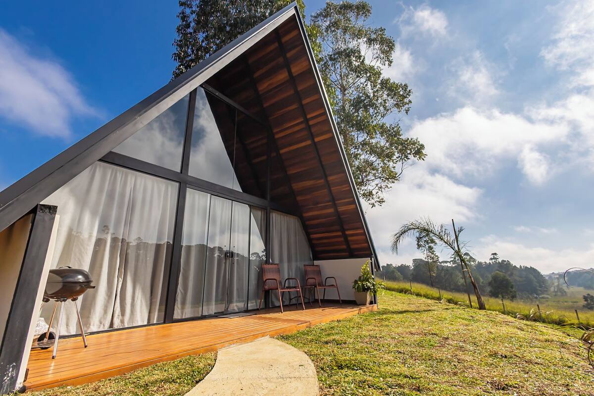 Deluxe Chalet, 2 Queen Beds, Jetted Tub, Lake View