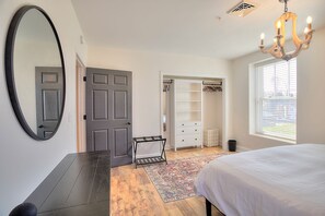 2 bedrooms, iron/ironing board, travel crib, free WiFi
