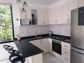 Microwave, oven