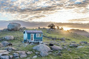 Exterior - Heathcote Hills Tiny House (Tooborac)