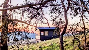 Exterior - Kyneton Tiny House (Metcalfe)