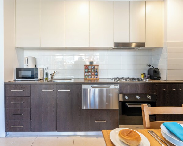 Fridge, microwave, oven, stovetop