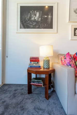 Smart TV, books