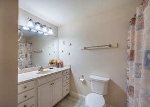 Shower, towels