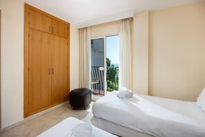 3 bedrooms, in-room safe, iron/ironing board, free WiFi